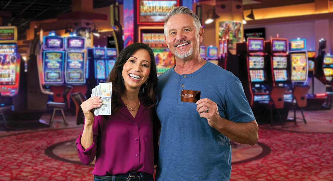 Couple signed up for FastTrack Rewards at Derby City Gaming